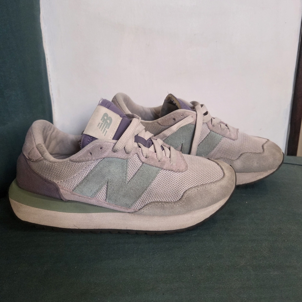 New Balance 237